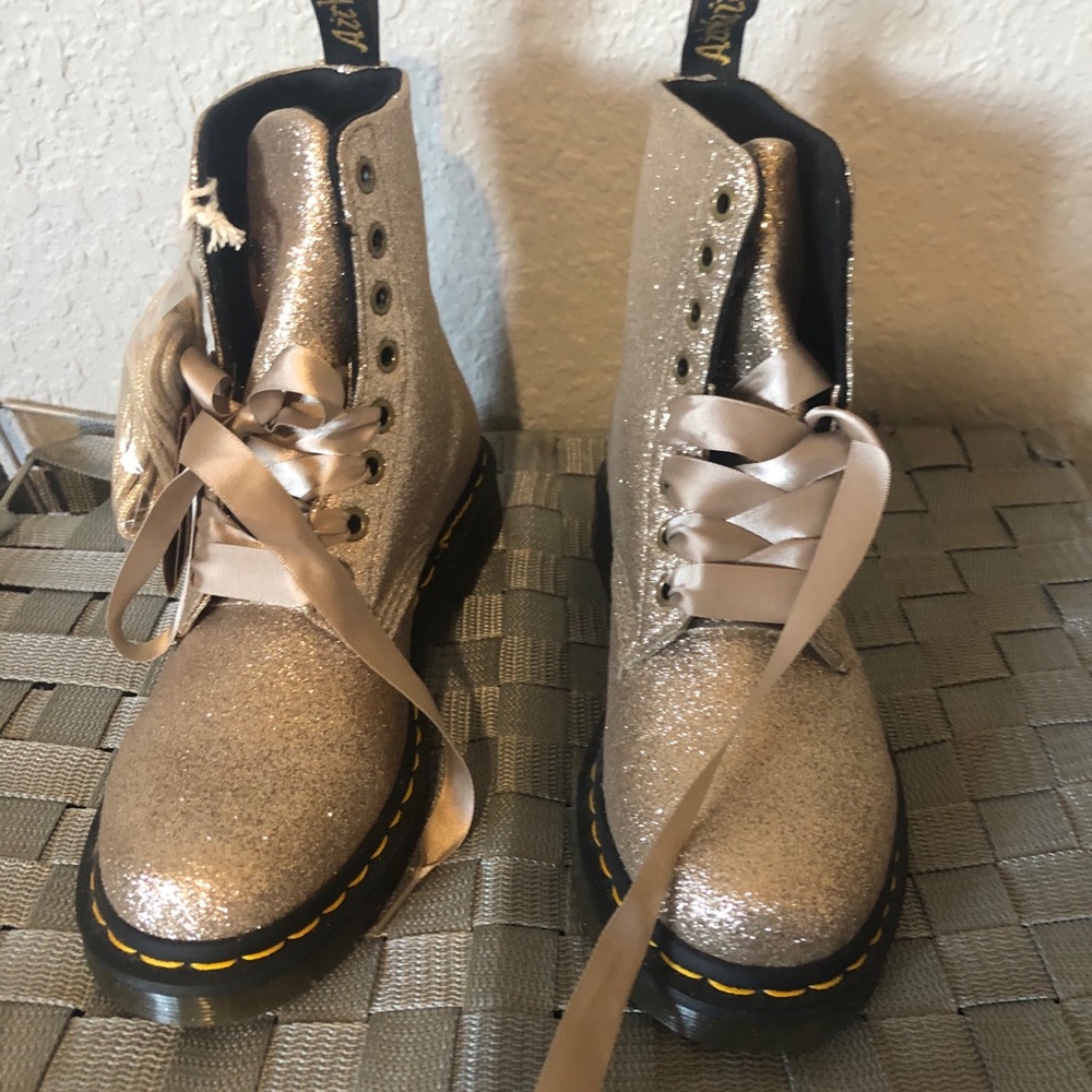 Dr Martens 1460 in Glitter Gold